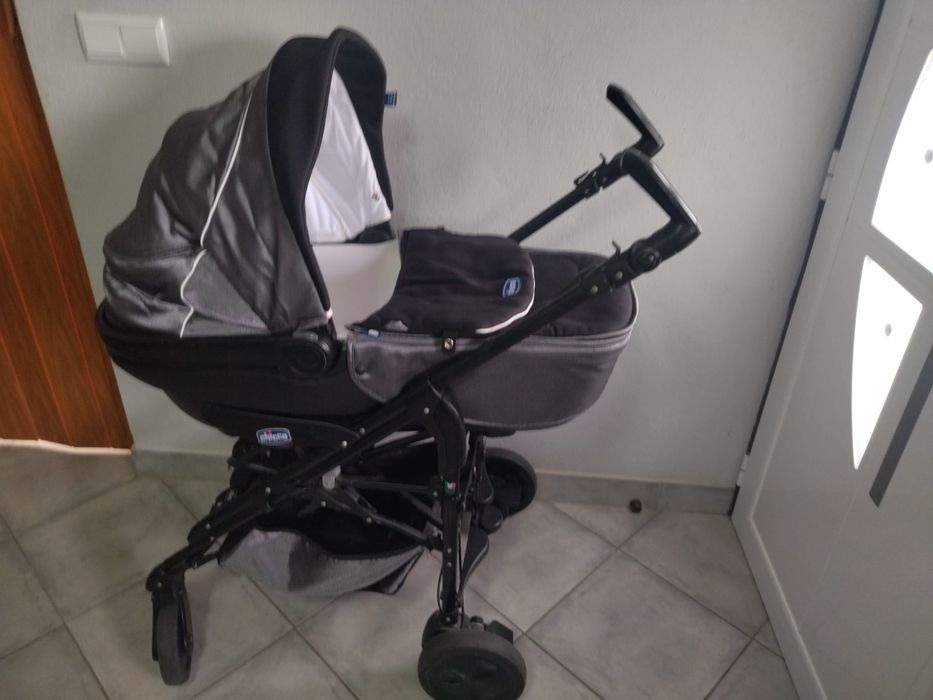 Carrinho de bebé chico trio living