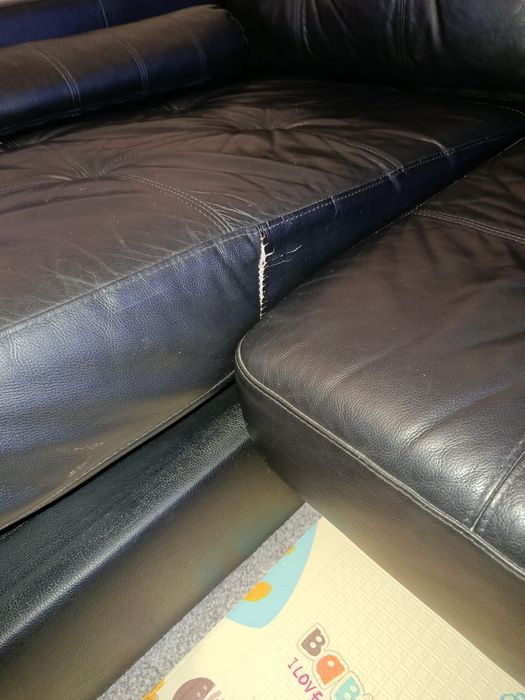 Sofá cama em napa preto