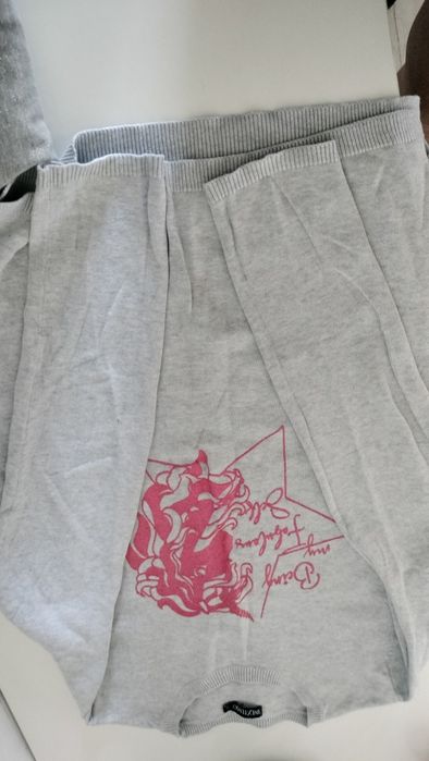 Sweterek dziewczęcy