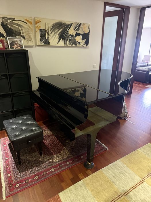 Piano Yamaha C5 para aluguer