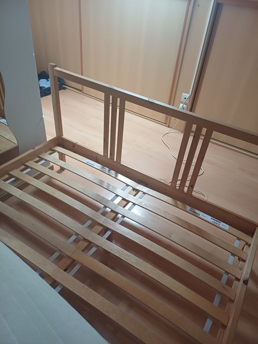 Cama de casal do ikea