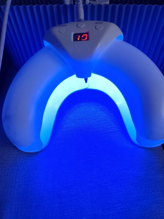 profesjonalna lampa UV/LED o mocy 45W, wyposażona w 22 diody LED