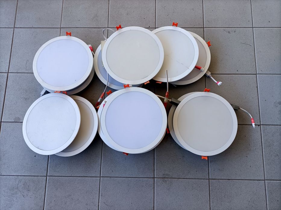 Lote de 14 candeeiros de teto embutir