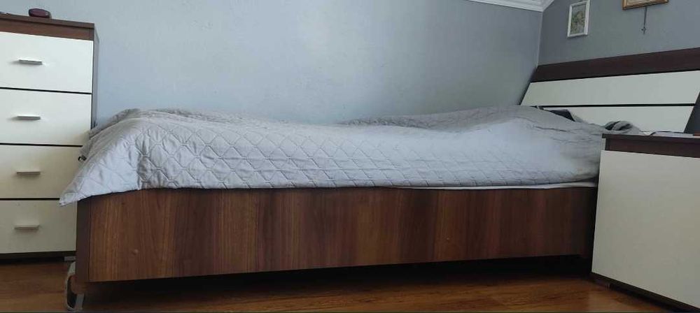 Zestaw mebli młodzieżowych