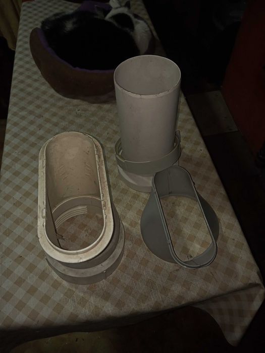 Dwie końcówki wentylatora okiennego plus gratis