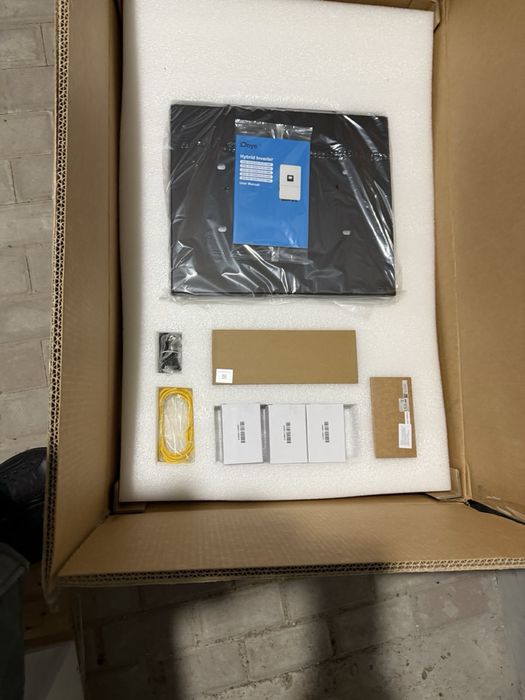 Гібридний інвертор трифазний Deye SUN-15K-SG05LP3-EU-SM2, 15 кВт