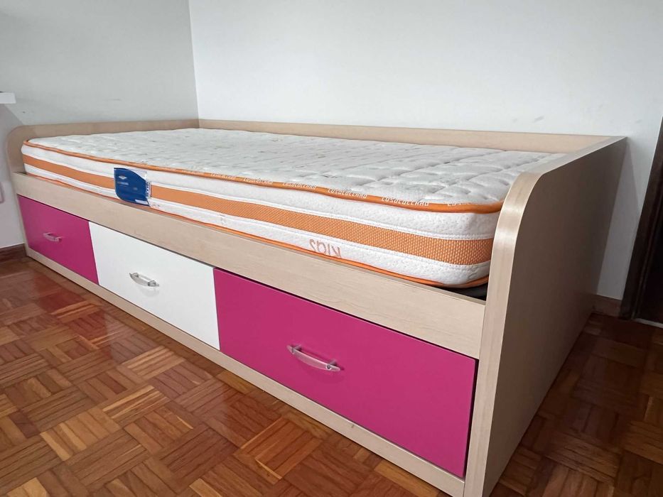 Cama de solteiro completa, com 3 gavetões
