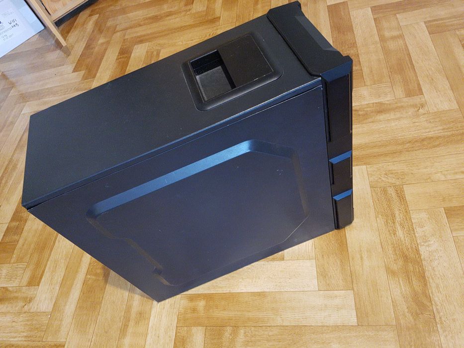 Komputer Do Lekkich Gier AM4 Zen 1600 RX470 8GB RAM SSD 256