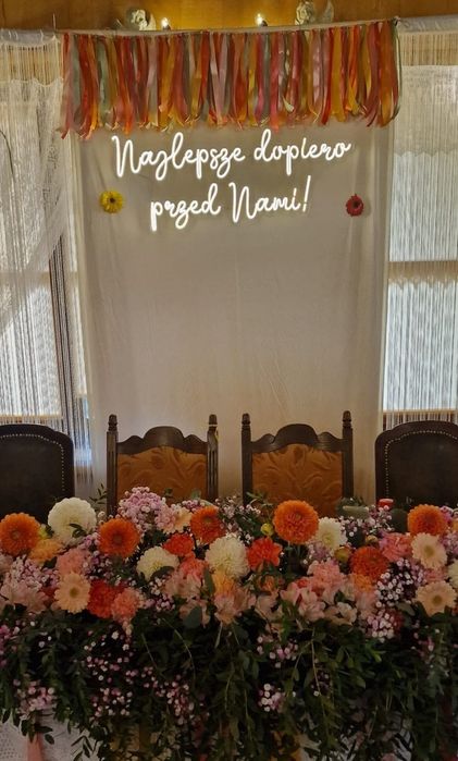 Napisy led/neony na ściankę Najlepsze dopiero przed Nami  Razem lepiej