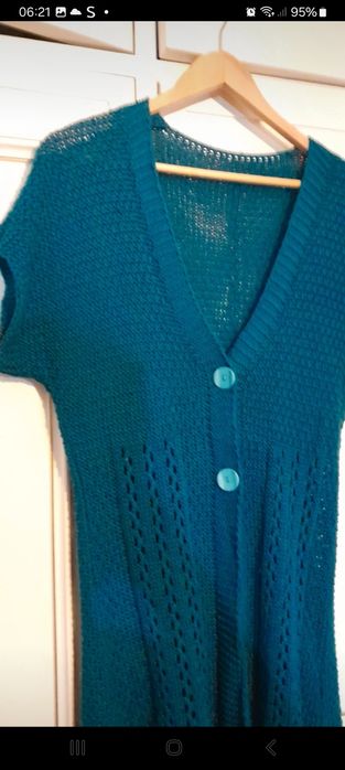 Casaco de malha de manga curta com botoes grandes