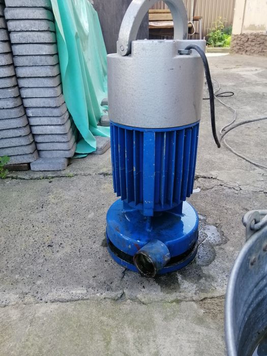 Електронасос водний