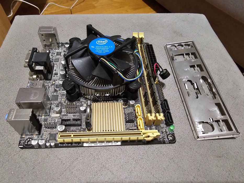 Zestaw ITX ASUS H81I-PLUS/Intel Core i5-4570S/8GB DDR3