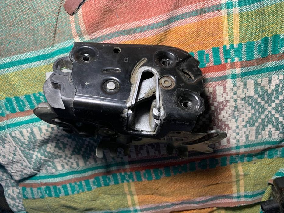 Vito 639 замок пасажира