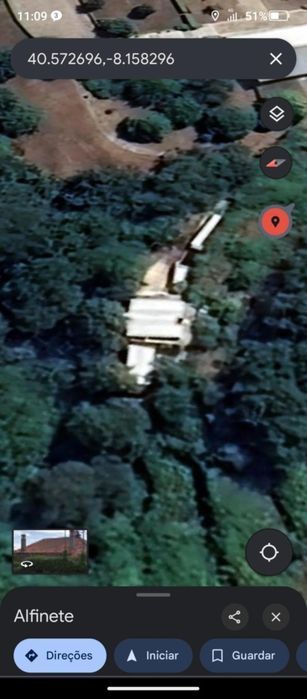 Casa no campo zona do interior junto ao parque e a beira de um riacho