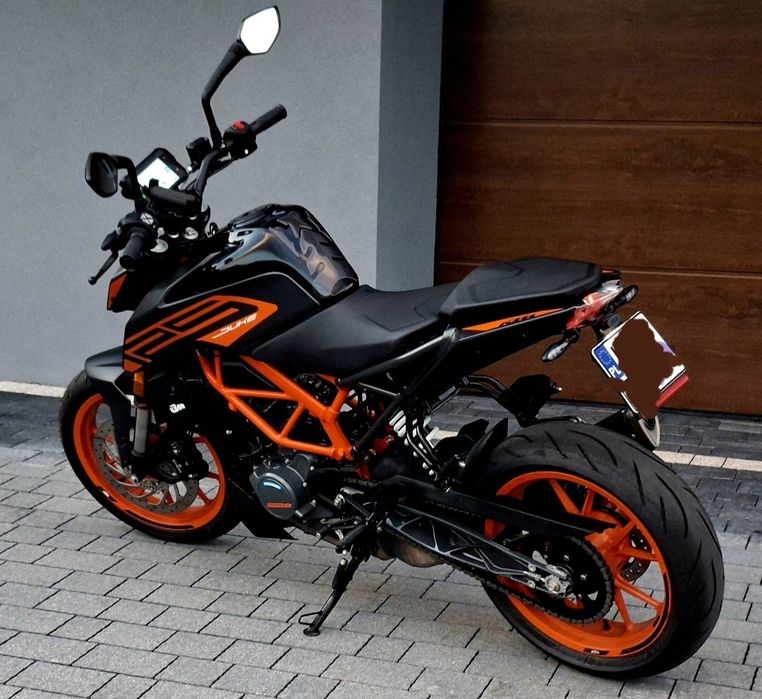 KTM DUKE 125, rok produkcji 2021