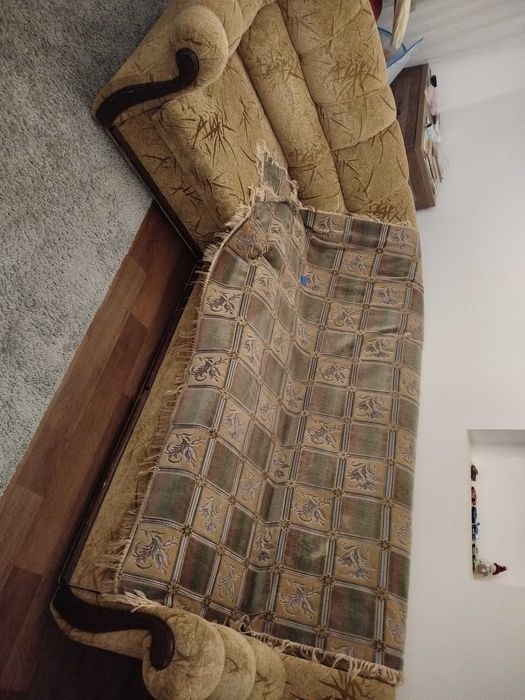 Продам угловой диван 205х130 размер