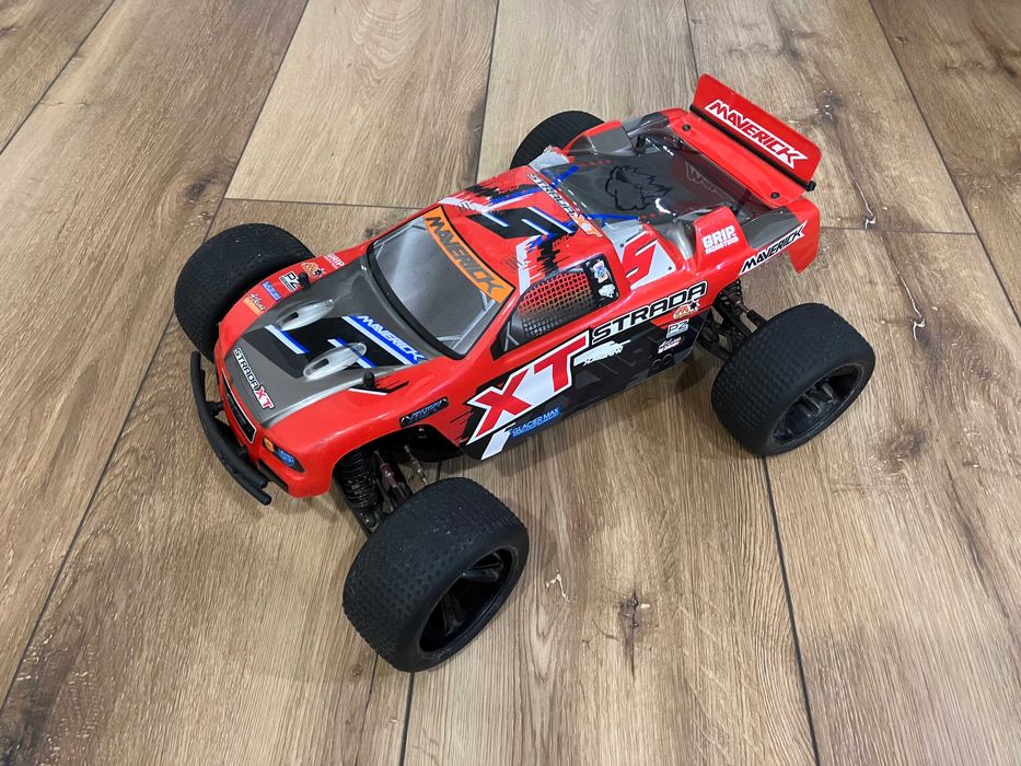 Szybkie auto terenowe MAVERICK Strada RED XT