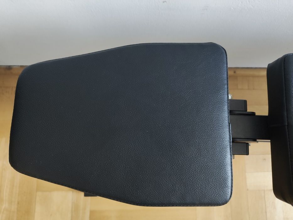 Praktycznie nowa ławeczka do ćwiczeń