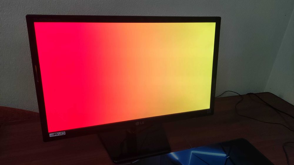 IPS Монитор 23 дюйма LG IPS234T / 1920 x 1080 fullhd