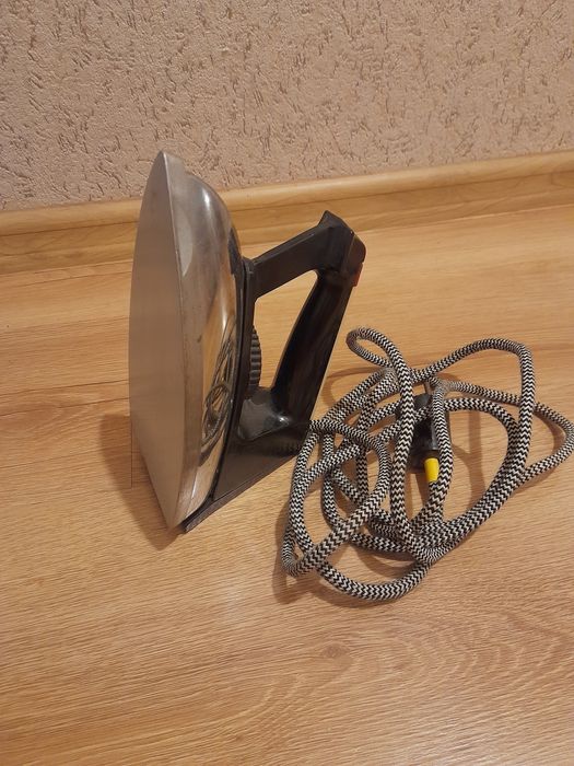 Żelazko predom dezamet  235