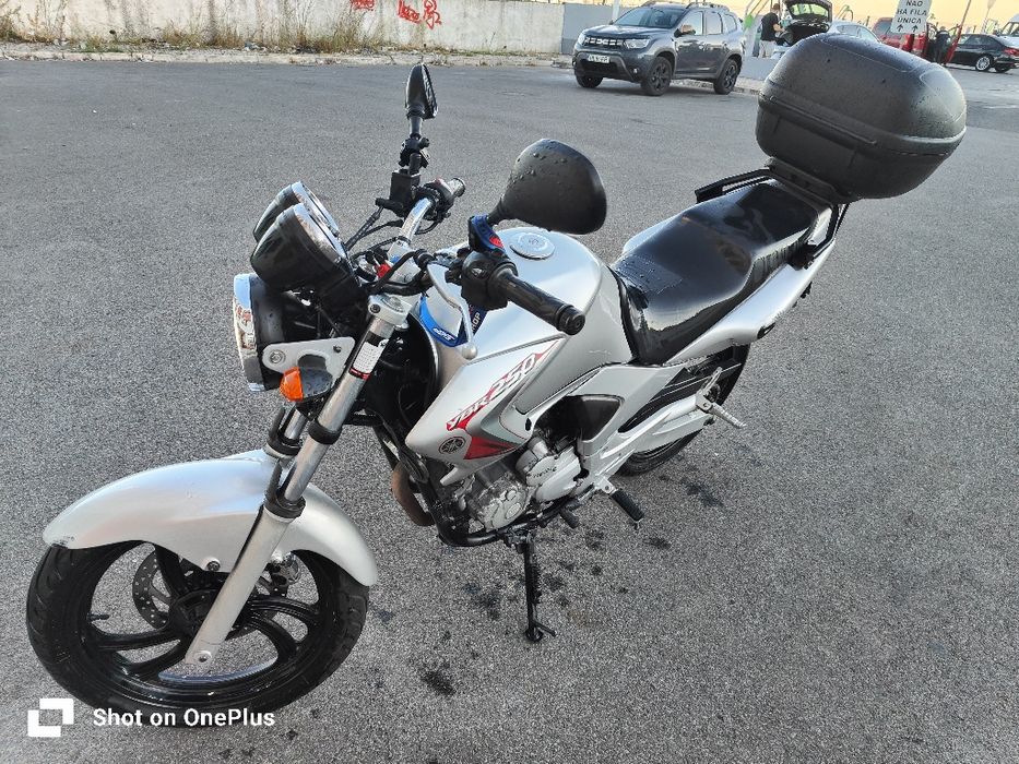 Yamaha YBR 250 Fazer.