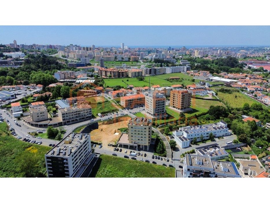 Gaia Premium T2 Piso 4 com Varanda Nascente Poente — Oliveira do Douro, Porto