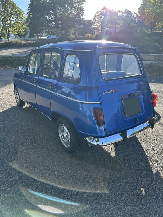 Renault 4L GTL em bom estado