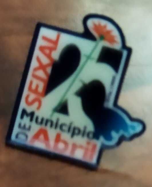 Pins e crachás de lapela