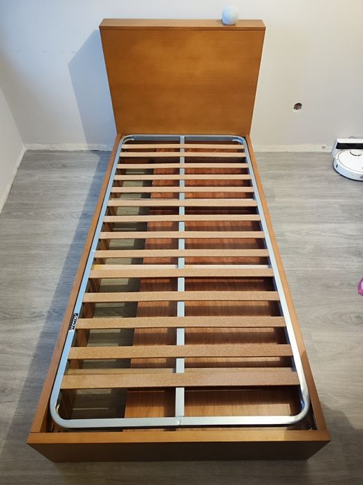 Cama em madeira faia