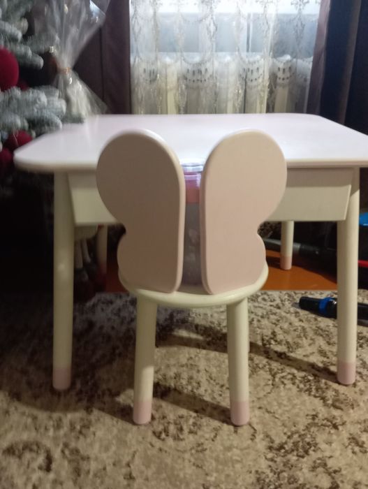 Дитячий столи зі стільцям