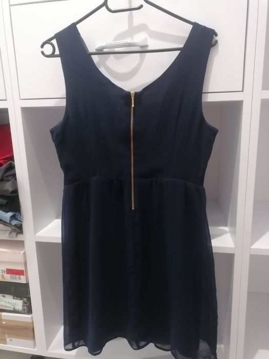 Tiulowa sukienka Stradivarius l