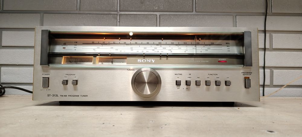 Tuner SONY ST-313L. Vintage