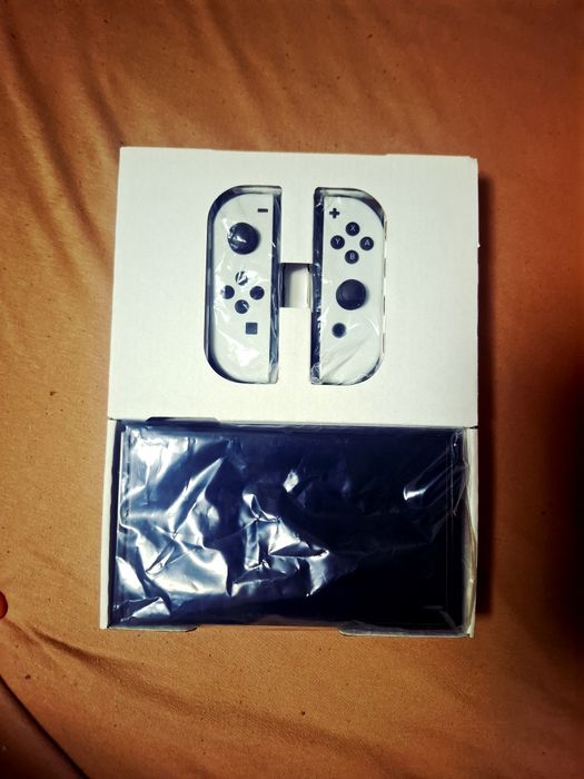 Nintendo switch oled + dodatki