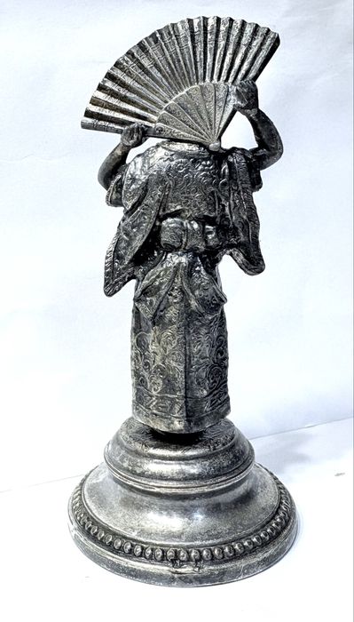 Par de raros antigos paliteiros figurativos japoneses WMF - Gueixa e Shogun com leques - em casquinha