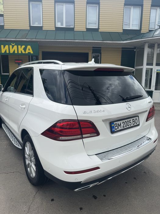 Автомобіль Mercedes GLE 250