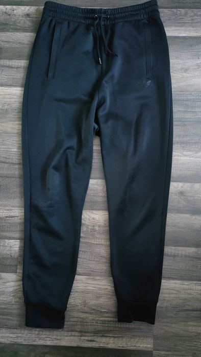 świetne dresowe spodnie ADIDAS jak nowe