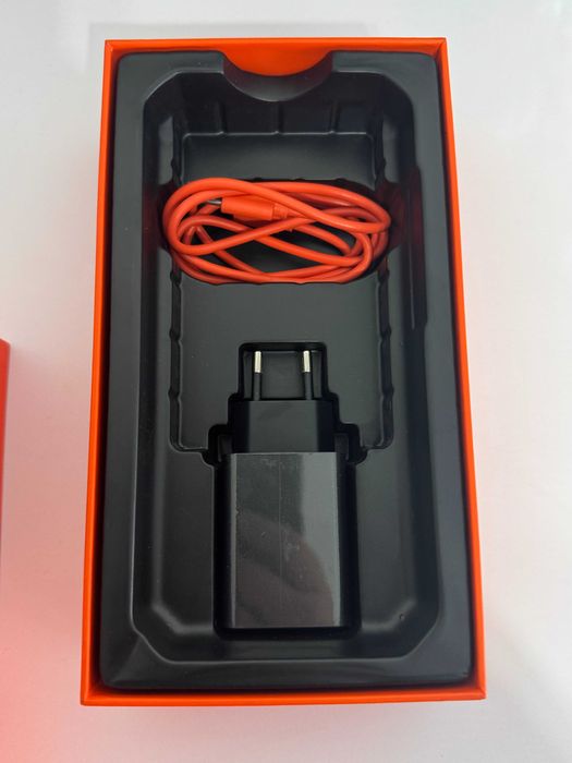 Мобільний телефон Oukitel WP28S з мощною батареєю, та водонепроникний