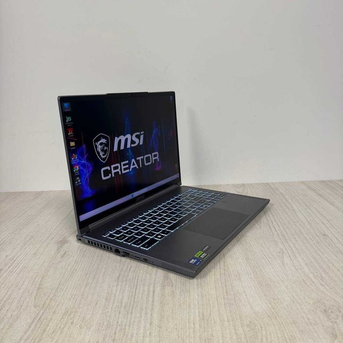 MSI Creator 16 AI Studio A1VIG 4K 120Hz Ultra 9 185H 32GB DDR5 SSD 1TB NVMe RTX 4090