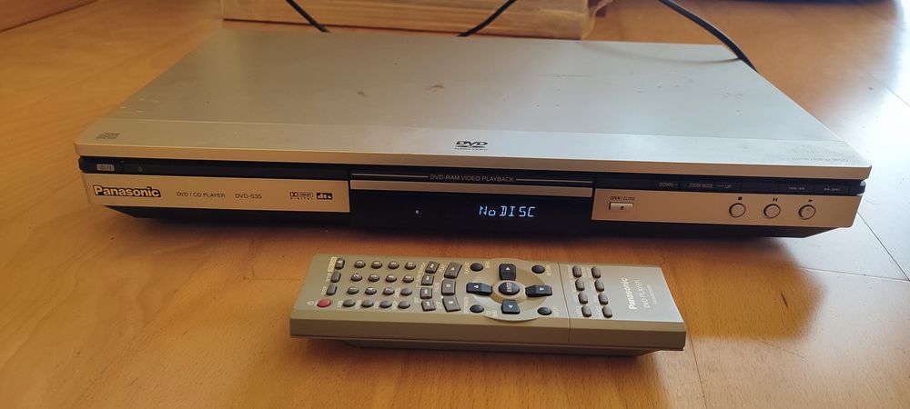 Leitor DVD-S35 (com comando) | Funciona