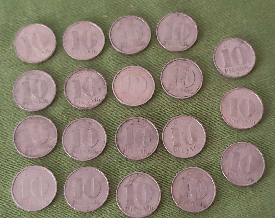 Zestaw 19 monet 10 Pfennigów z NRD