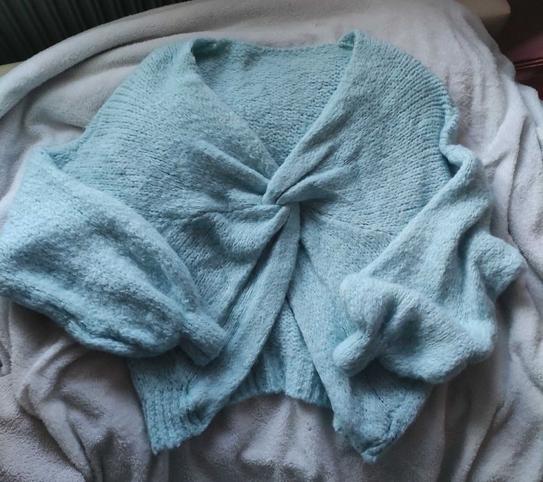 Błękitny sweter Przeplatane plecy Made in Italy