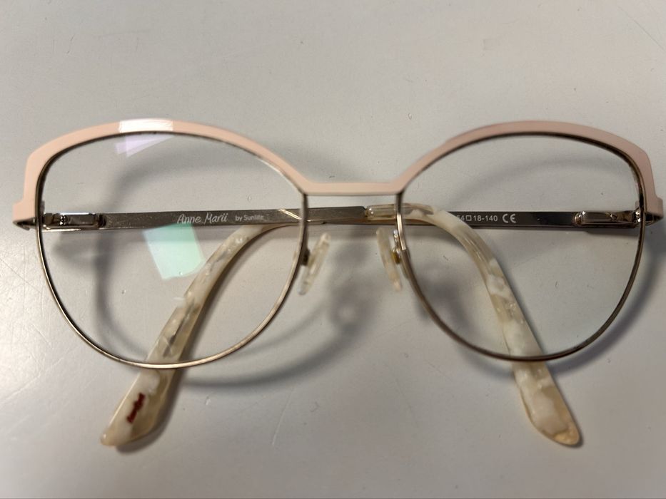 Sprzedam oprawki stan idealny