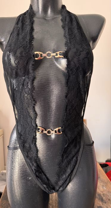 Conjunto renda juncao dourada preto ou vermelho M