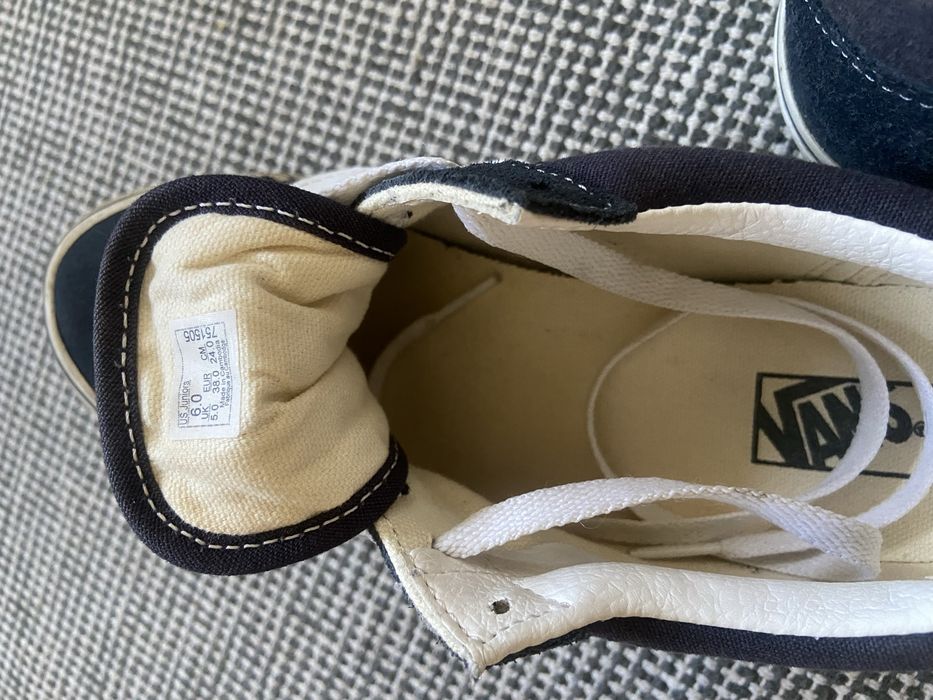 Sapatilhas Vans Old Skool Azuis e Brancas