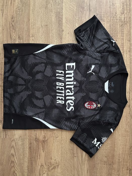 Ac Milan Puma koszulka piłkarska rozmiar M stan jak Nowa