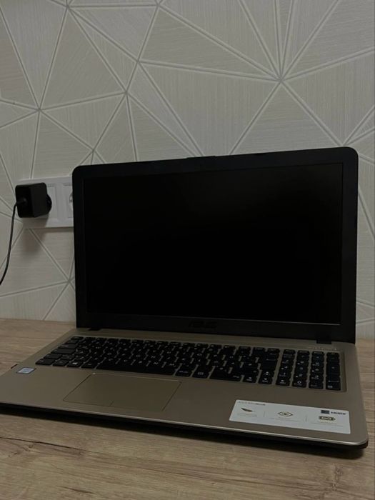 Ноутбук Asus VivoBook 15 X540UAR