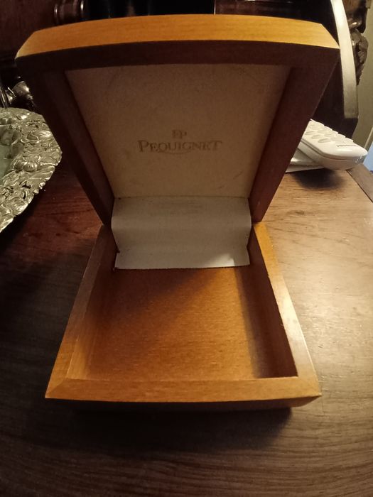Caixa de relógio Pequignet