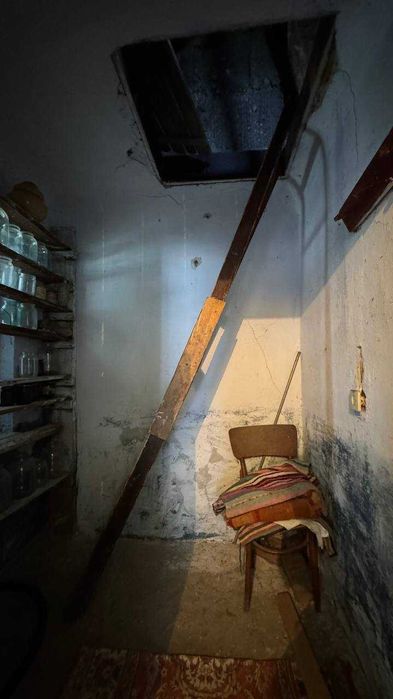 Будинок, господарство в с. Кисилів (кіцманський район) площею 47 м2.
