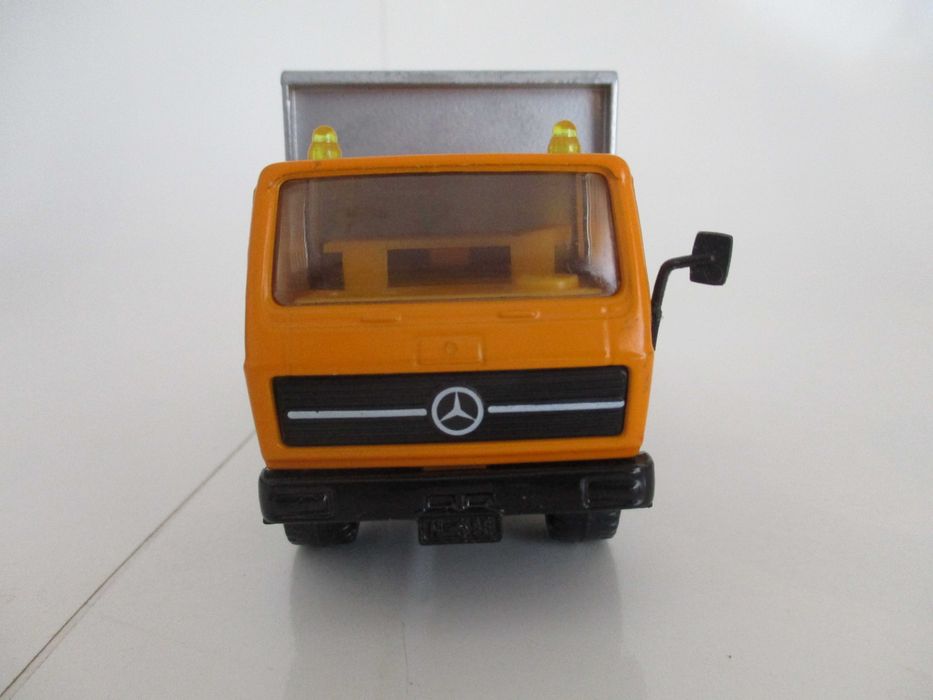 Miniatura CAMIÃO Mercedes  SIKU