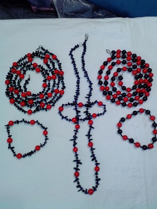 Прикраси з натурального каменю